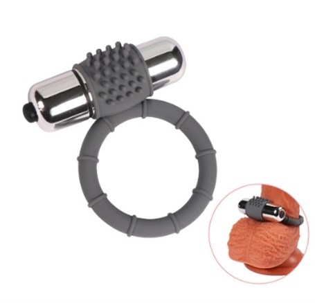 metal-titresimli-silikon-penis-halkasi-075c